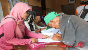 Pemkot dan Baznas Pekalongan Salurkan 900 Paket Sembako bagi Warga Terdampak Banjir