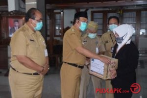 Corona, Karyawan Bank Jateng Purwokerto Bantu APD