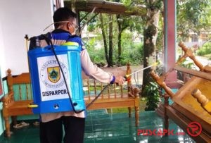 Lihat, Satgas Pemuda Dispora Pemalang Semprot Disinfektan