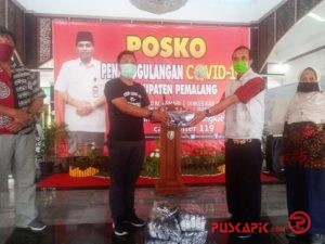 Perusahaan Garmen di Pemalang Serahkan 500 Masker