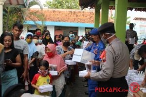 Ratusan Nelayan di Pemalang, Dapat Makanan Berbuka dari Dapur umum TNI-Polri