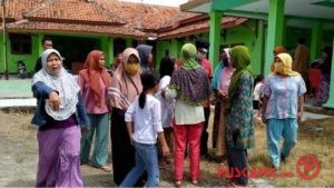 Tak Dapat Bantuan, Belasan Ibu Rumah Tangga Protes Kepala Desa