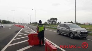 Di Brebes, Puluhan Mobil ke Arah Jakarta Dihalau Balik Arah