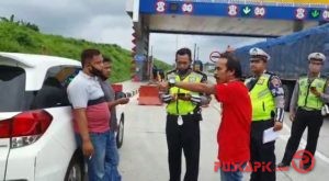 Rampas Truk di Jalan, Debt Collector Diringkus di Gerbang Tol Kalikangkung Semarang