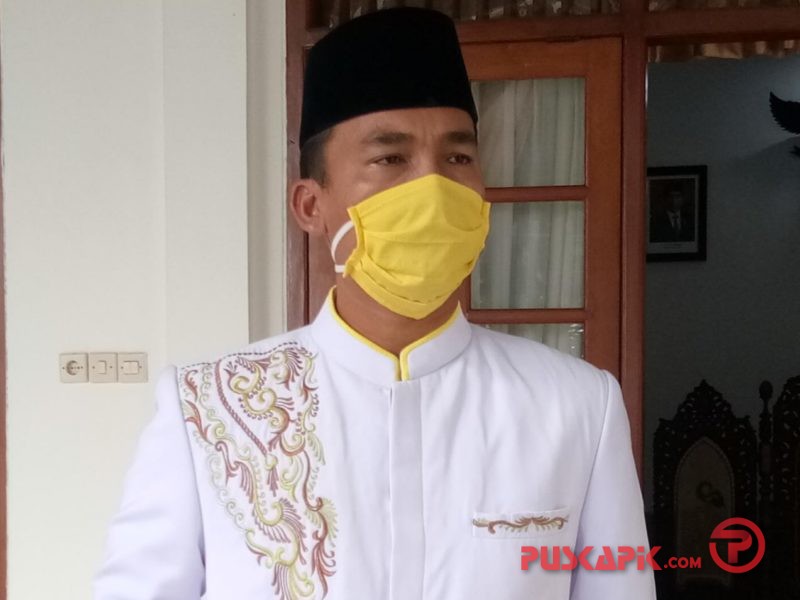 Pamit Kembali ke Pondok, 27 Santri Dapat Uang Saku dari Bupati Batang