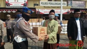 HUT Bhyangkara ke 74, Polres Pekalongan Kota Bagikan Sembako