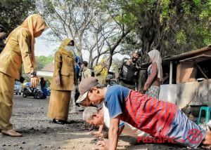 Langgar Protokol Kesehatan, Puluhan Pedagang Pasar Kena Tegur Bupati Tegal