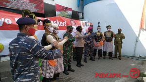 Berkostum Punakawan, TNI-Polri Kota Tegal Razia Masker