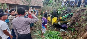 Truk Terbalik di Brebes, Sopir Tewas Terhimpit Kabin