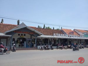 Hari Pertama Libur Panjang, Terjadi Lonjakan Jumlah Penumpang di Stasiun Pemalang