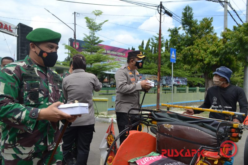 Bantu Warga Terdampak Pandemi, Kodim dan Polres Tegal Dirikan Dapur Sinergi