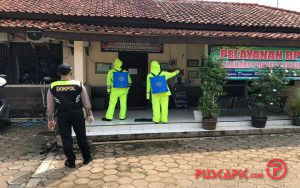 Cegah Covid-19, Ruang Pelayanan SIM Polres Pekalongan Disemprot Disinfektan