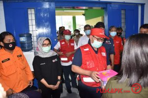 Sekjen PMI Pusat Kunjungi Lokasi Pengungsian Banjir Pekalongan