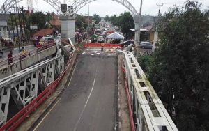 Penanganan Darurat, Rangka Baja Jembatan Rembun yang Ambles Diganti