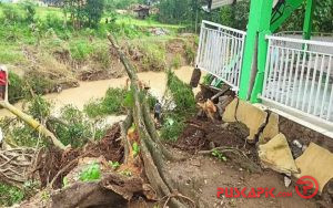 Makam Mbah Salamudin di Pedurungan Pemalang Longsor Tergerus Arus Kali Elon