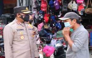 Polres Pekalongan Bagikan Ribuan Masker Gratis untuk Masyarakat