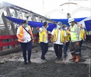 Menteri PUPR Tinjau Penanganan Jembatan Rembun Pekalongan