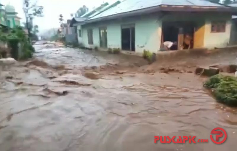 Di Brebes, Dua Desa Diterjang Banjir Bandang