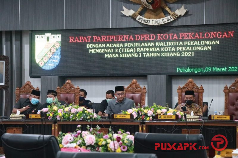 Wali Kota Pekalongan Serahkan 3 Raperda untuk Dibahas DPRD, Tentang Apa Saja?