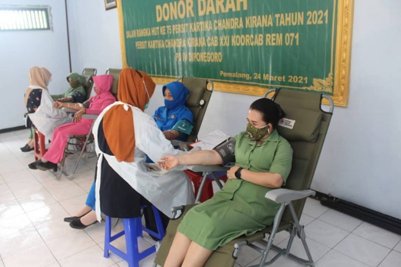 Peringati HUT ke-75, Persit KCK Kodim Pemalang Gelar Donor Darah