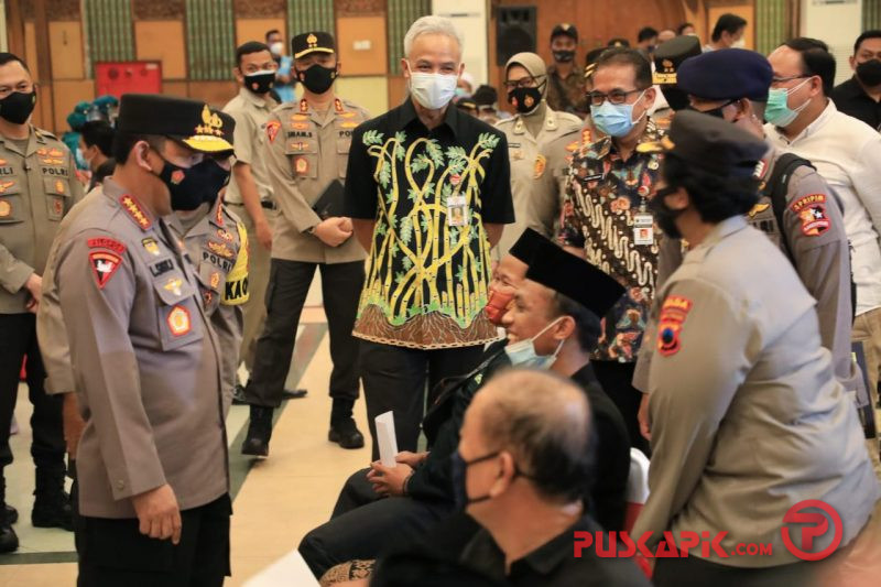 Kapolri Apresiasi Antusiasme Warga Jateng Ikuti Vaksinasi