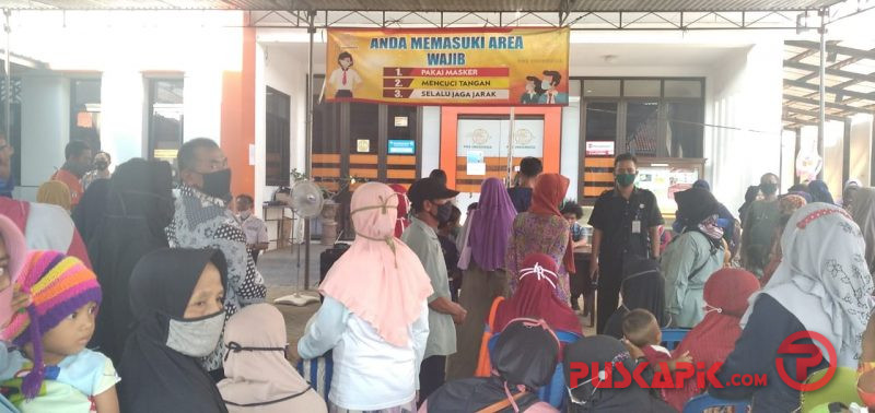 Duh! Pembagian BST di Kantor Pos Pemalang Timbulkan Kerumunan