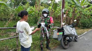 Prajurit TNI-Polri Keliling Pemalang Bagikan Bantuan bagi Warga Terdampak Covid-19