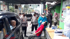 Di Tegal, Wisatawan Dicegat Petugas Rapid Test Antigen