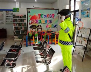 Tangkal Covid-19, Ruang Pelayanan Umum Polres Pekalongan Disemprot Disinfektan