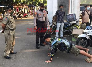 Tak Pakai Masker, Pelanggar Prokes di Pekalongan Dihukum Push Up