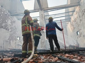 Bakar Sampah, Tempat Produksi Mebel Ludes Terbakar