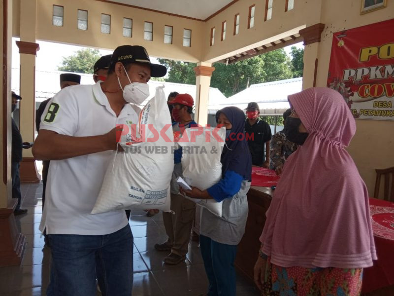 Bupati Pemalang Salurkan Bantuan Beras PPKM dari Kemensos RI