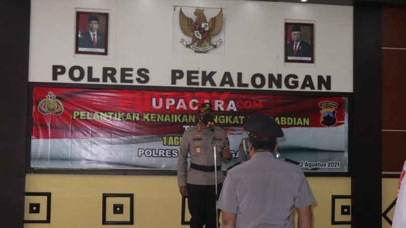 Pimpin Upacara Kenaikan Pangkat Pengabdian, Kapolres Pekalongan Sampaikan Hal Ini