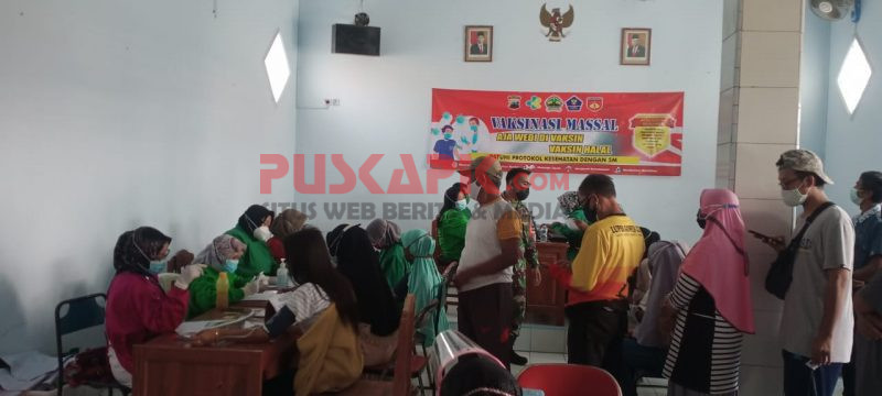 Vaksinasi Massal di Desa Mulyoharjo Tegal Diserbu Warga, Puskesmas Sampai Kehabisan Stok Vaksin