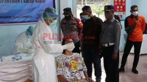 Puluhan Awak dan Penumpang Bus di Terminal Kajen Pekalongan Dites Swab