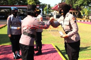 HUT ke-73 Polwan, Brigadir Mediska Nurikasari Raih Penghargaan Kapolres Pekalongan