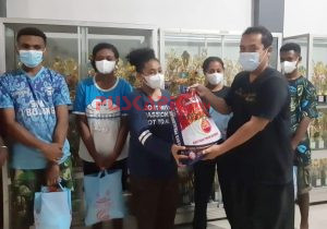 Polres Pekalongan Berikan Bantuan Paket Sembako ke Pelajar asal Papua