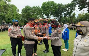 Tim Vaksinasi Polres Pemalang Dapat Penghargaan dari Kapolres