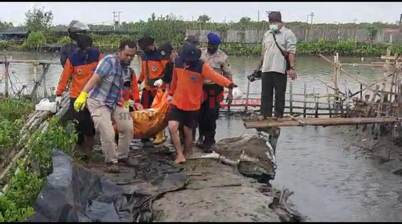 Mayat Pria Tanpa Identitas Ditemukan Mengambang di Muara Sungai Ketiwon Tegal