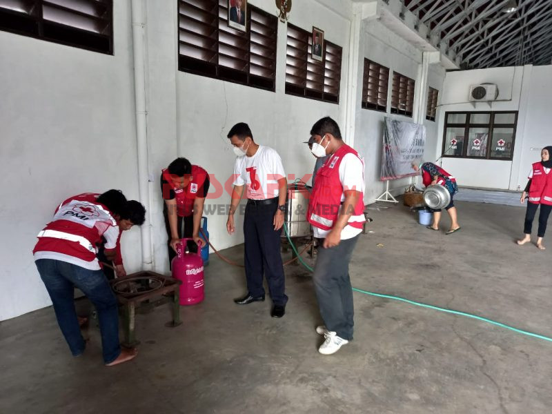 Tanggap Bencana Banjir di Perbatasan, PMI Pemalang Buka Dapur Umum