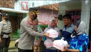 Wilayah Dikepung Banjir, Polres Tegal Langsung Datangkan Sembako dan Makanan