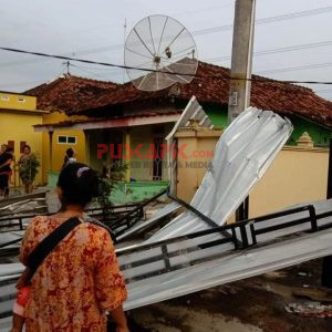 Diterjang Angin, Puluhan Rumah di Jrakah Pemalang Rusak