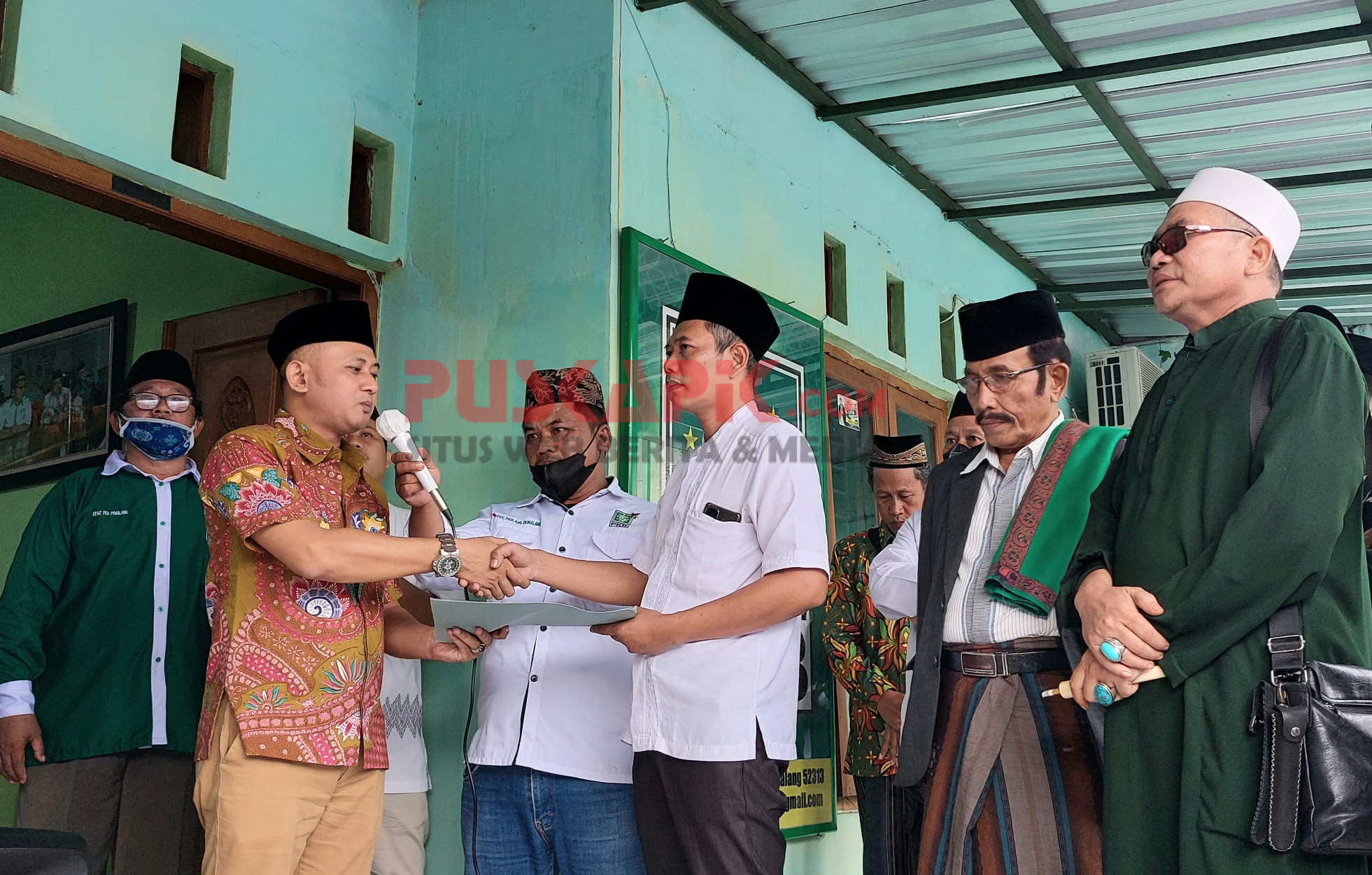 Ramai-ramai, Warga Sugihwaras Pemalang Antar Subandi Daftar Bacaleg PKB 2024