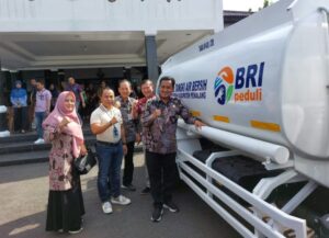 Pemkab Pemalang Dapat Bantuan CSR Truk Tangki Air dari Bank BRI