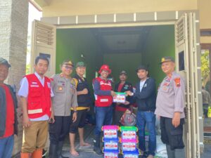 PMI Pemalang Kirim Bantuan Untuk Warga Terdampak Banjir Luapan Sungai Comal