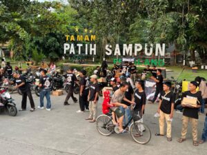 Berkah Ramadhan, Komunitas Shorenk Pemalang Bagi-bagi Ribuan Bungkus Takjil