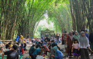 Sensansi Menikmati Jajanan Tradisional di Pasar Slumpring Bumijawa Tegal