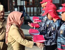 HUT Ke-79 RI, Pj Bupati Batang Canangkan Gerakan Pembagian 13.600 Bendera Merah Putih