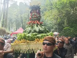 Tradisi Kirab Tumpeng Warga Kaki Gunung Slamet, Begini Prosesinya