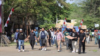 Simulasi Sispamkota, Polres Pemalang Hadapi Massa Anarkis